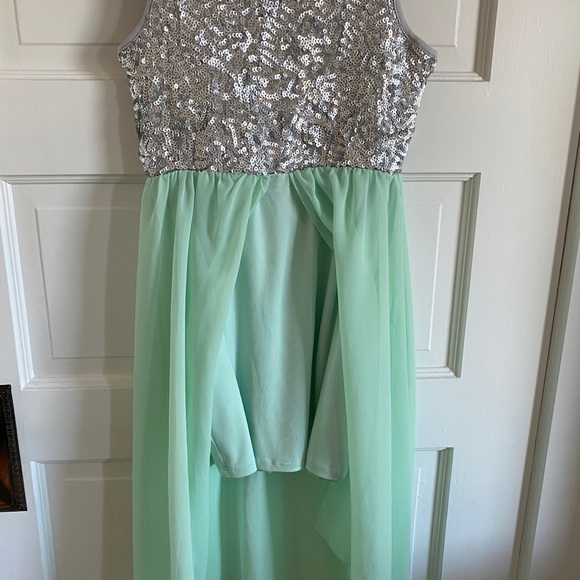 Gorgeous dress, sequin and chiffon high low skirt - Picture 2 of 4